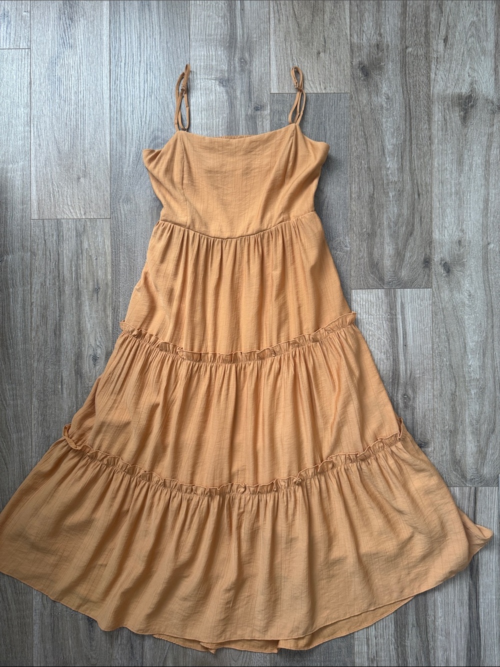 Elodie NEW WITH TAG Peach Orange Tiered Spaghetti-Strap Maxi Dress Size S